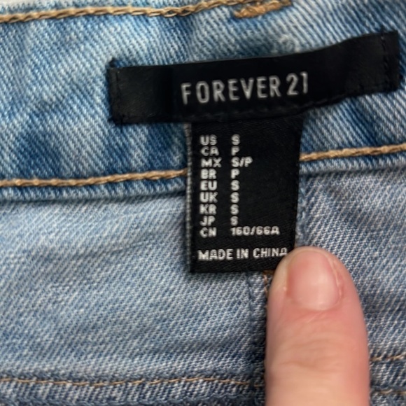 Forever 21 to town distressed denim mini skirt - Picture 10 of 11